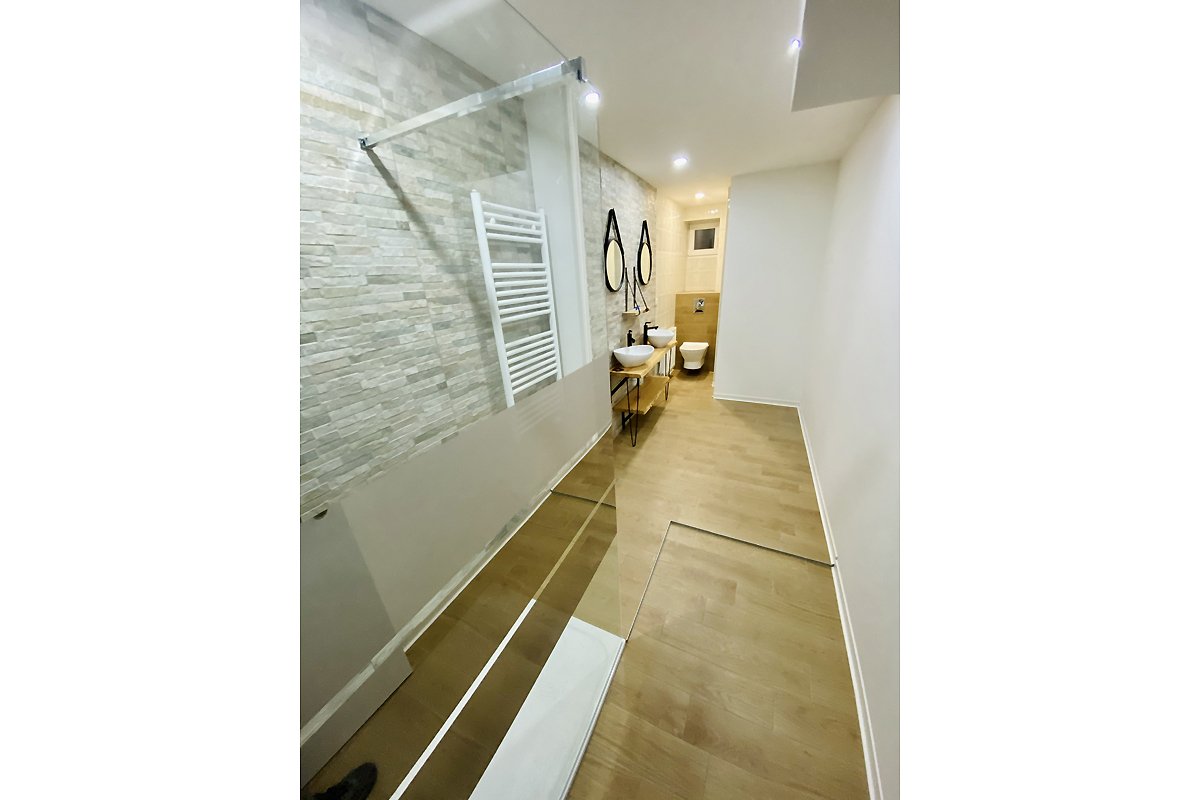 Salle de douche moderne - vue douche