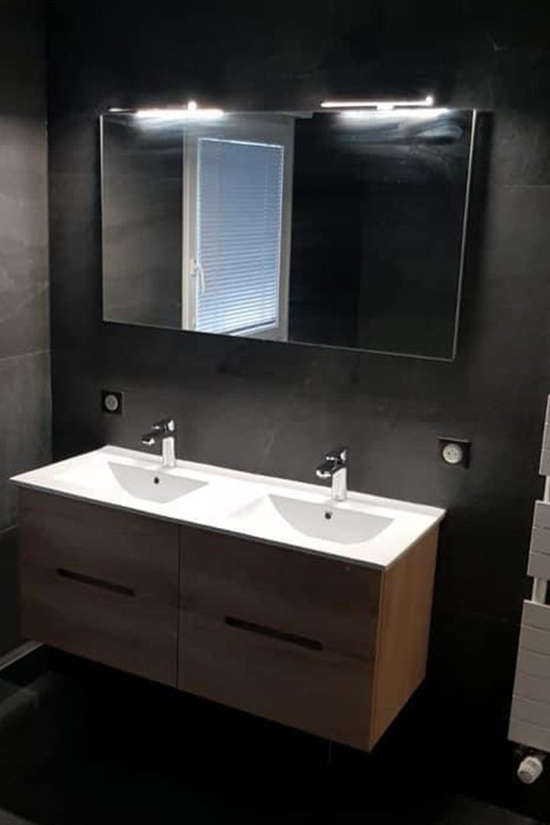 Salle de bain noire - vasque