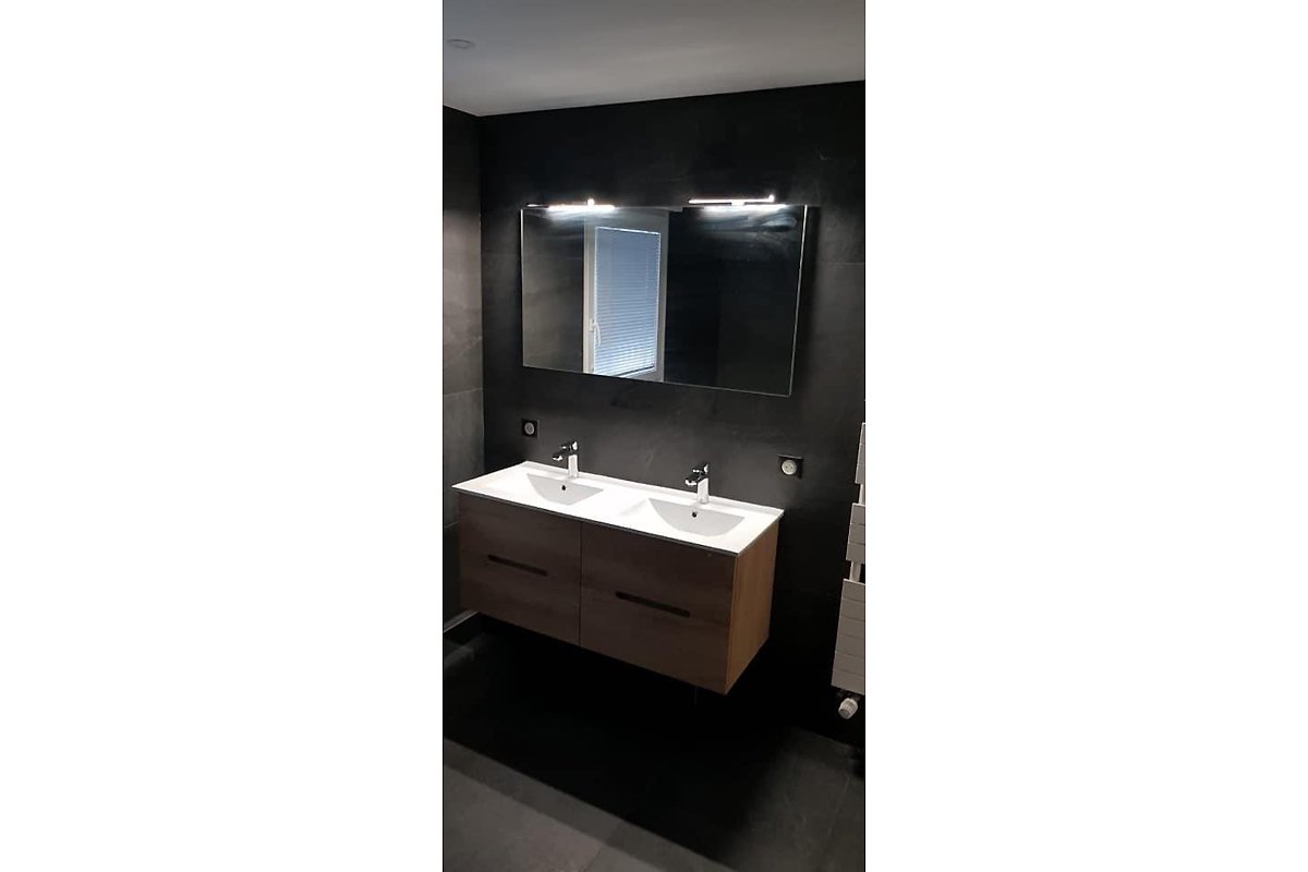 Salle de bain noire - vasque