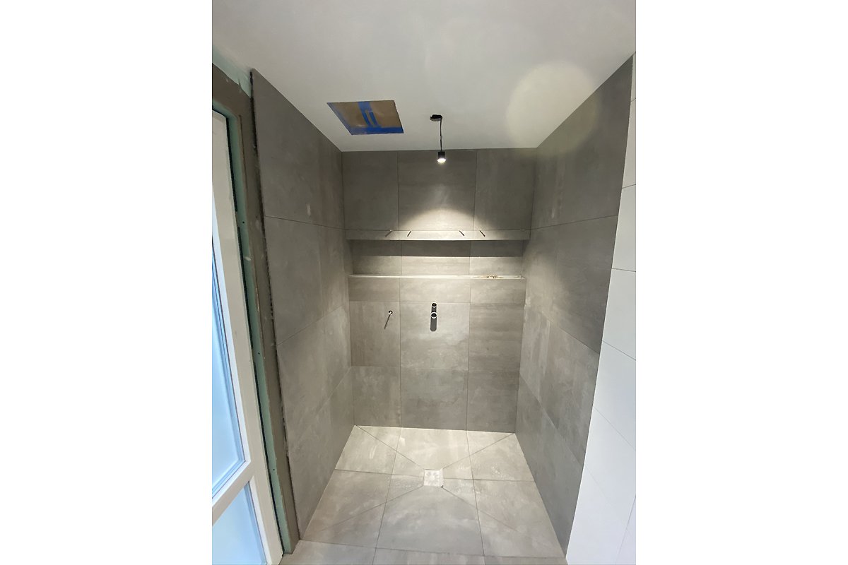 salle de douche moderne - Gris & Bois - travaux